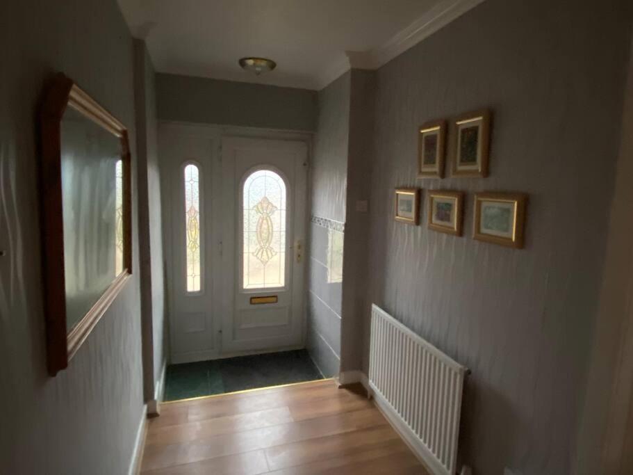 Quiet Secluded Two Bedroom Bungalow With Parking Cleveleys Extérieur photo